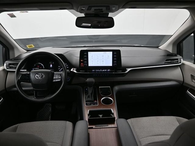 2024 Toyota Sienna LE 8 Passenger
