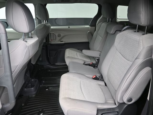 2024 Toyota Sienna LE 8 Passenger