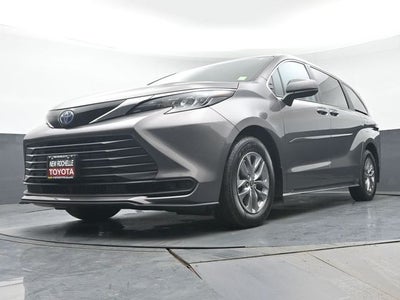2024 Toyota Sienna LE 8 Passenger