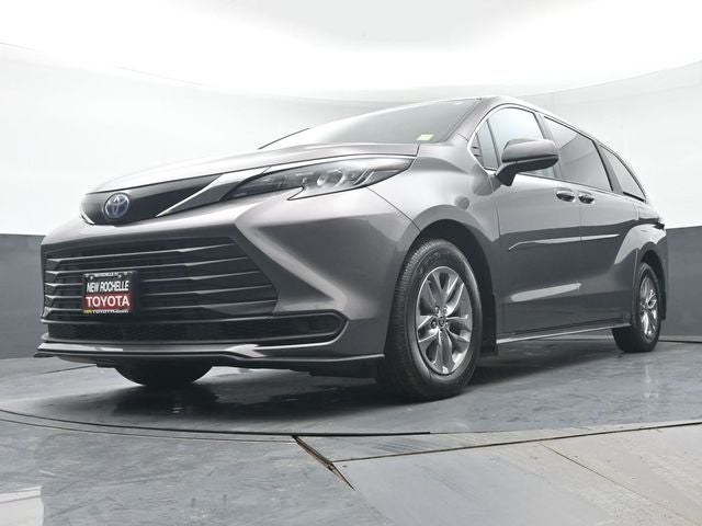 2024 Toyota Sienna LE 8 Passenger