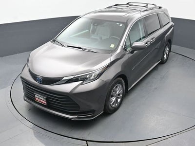 2024 Toyota Sienna LE 8 Passenger