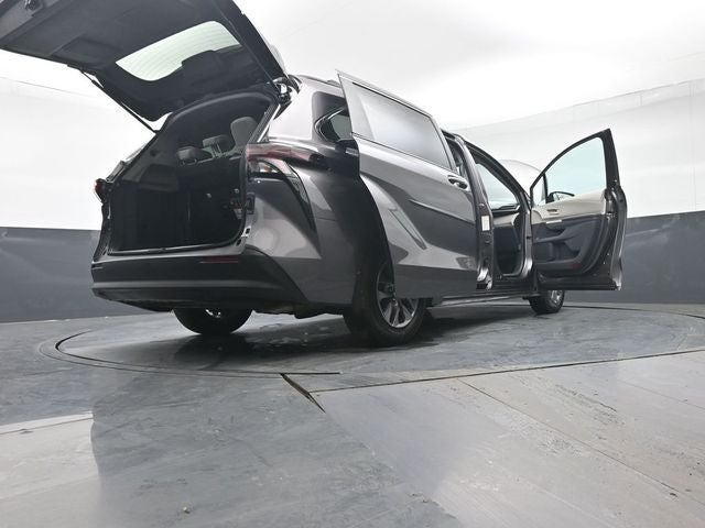 2024 Toyota Sienna LE 8 Passenger