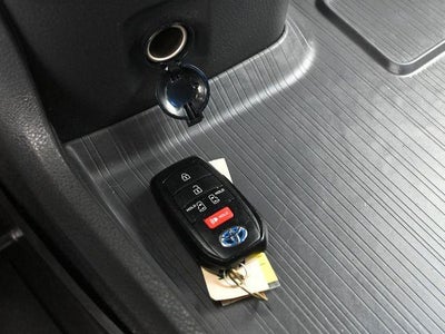 2024 Toyota Sienna LE 8 Passenger