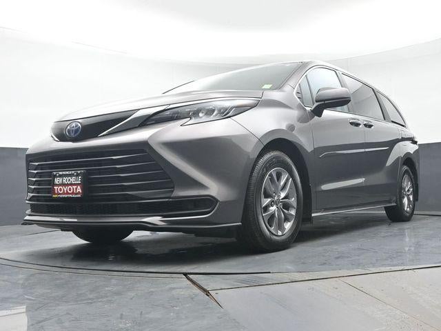2024 Toyota Sienna LE 8 Passenger