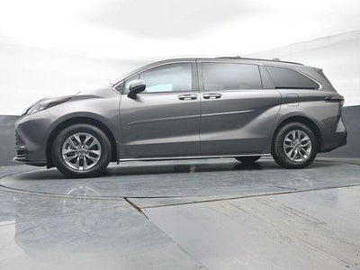 2024 Toyota Sienna LE 8 Passenger