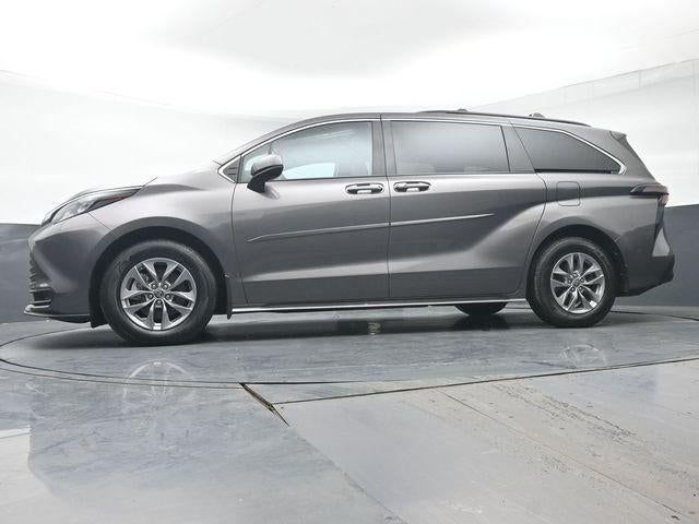 2024 Toyota Sienna LE 8 Passenger