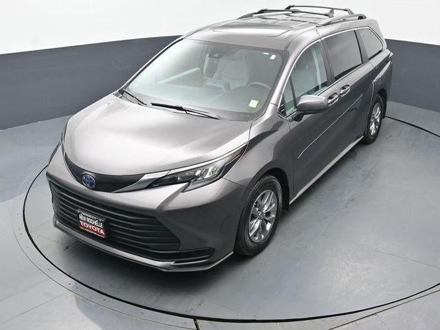 2024 Toyota Sienna LE 8 Passenger