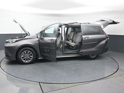 2024 Toyota Sienna LE 8 Passenger