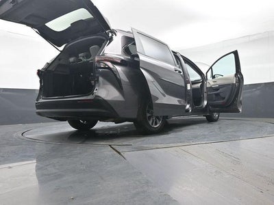2024 Toyota Sienna LE 8 Passenger