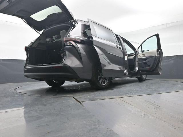 2024 Toyota Sienna LE 8 Passenger