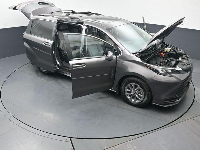 2024 Toyota Sienna LE 8 Passenger