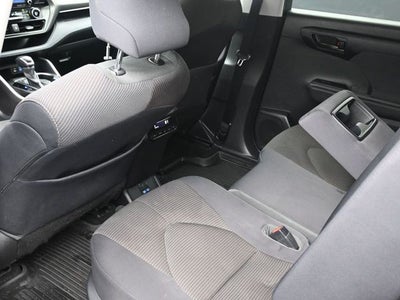2022 Toyota Highlander LE