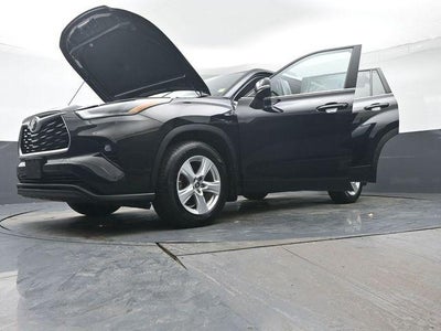 2022 Toyota Highlander LE