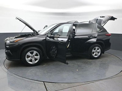 2022 Toyota Highlander LE