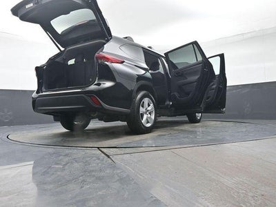 2022 Toyota Highlander LE