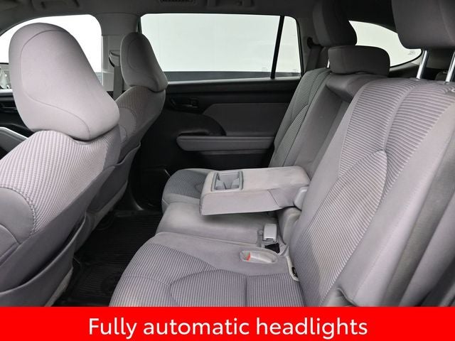 2022 Toyota Highlander LE