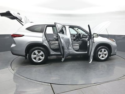 2022 Toyota Highlander LE