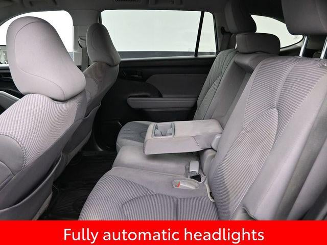 2022 Toyota Highlander LE