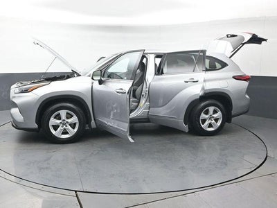 2022 Toyota Highlander LE