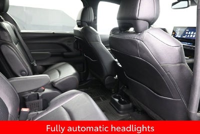 2025 Toyota Sienna Woodland Edition 7 Passenger