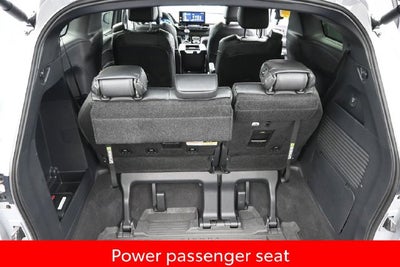 2025 Toyota Sienna Woodland Edition 7 Passenger
