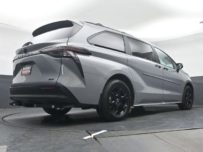 2025 Toyota Sienna Woodland Edition 7 Passenger