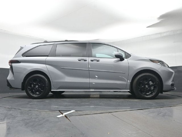 2025 Toyota Sienna Woodland Edition 7 Passenger