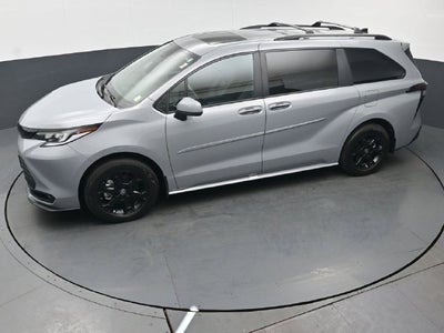 2025 Toyota Sienna Woodland Edition 7 Passenger