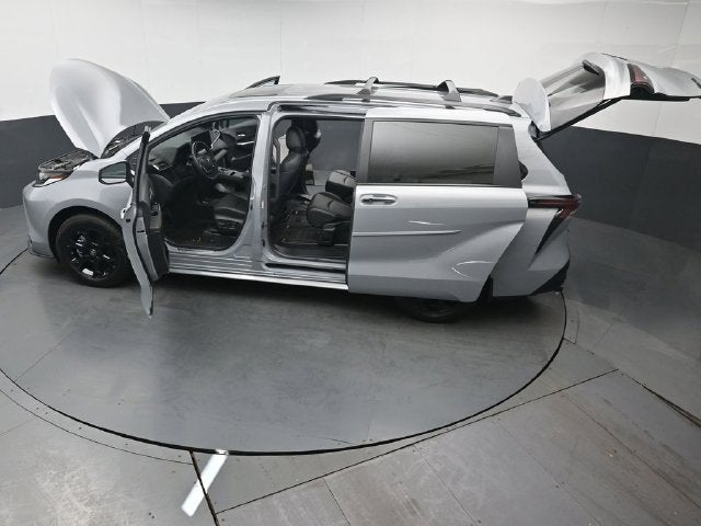 2025 Toyota Sienna Woodland Edition 7 Passenger