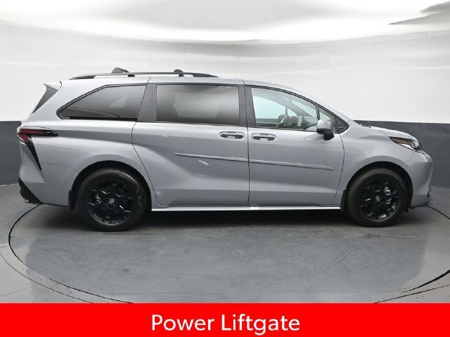 2025 Toyota Sienna Woodland Edition 7 Passenger