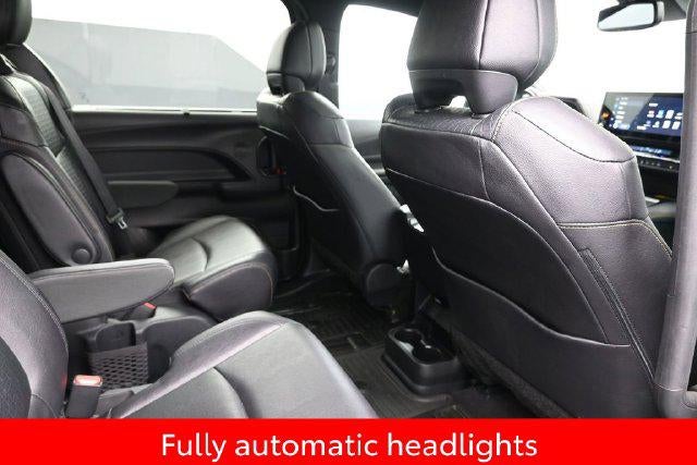 2025 Toyota Sienna Woodland Edition 7 Passenger