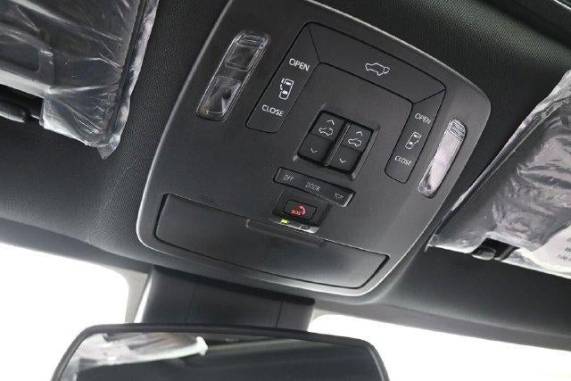 2025 Toyota Sienna Woodland Edition 7 Passenger