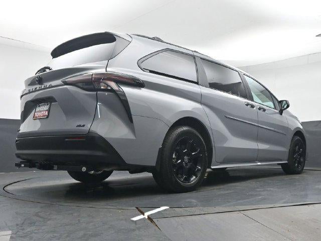 2025 Toyota Sienna Woodland Edition 7 Passenger