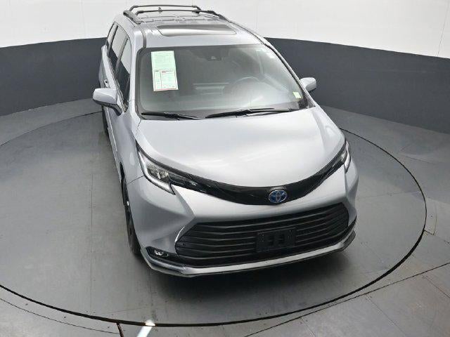 2025 Toyota Sienna Woodland Edition 7 Passenger