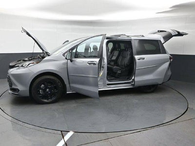 2025 Toyota Sienna Woodland Edition 7 Passenger