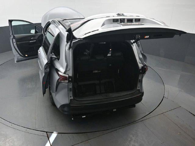 2025 Toyota Sienna Woodland Edition 7 Passenger