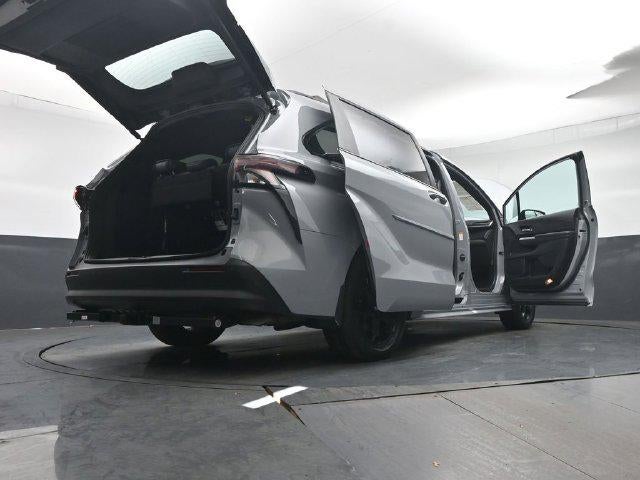 2025 Toyota Sienna Woodland Edition 7 Passenger