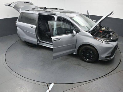2025 Toyota Sienna Woodland Edition 7 Passenger