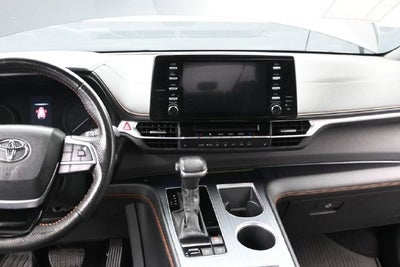 2023 Toyota Sienna XSE 7 Passenger