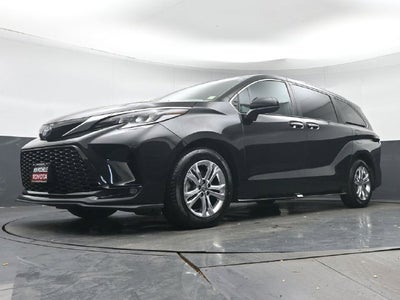 2023 Toyota Sienna XSE 7 Passenger