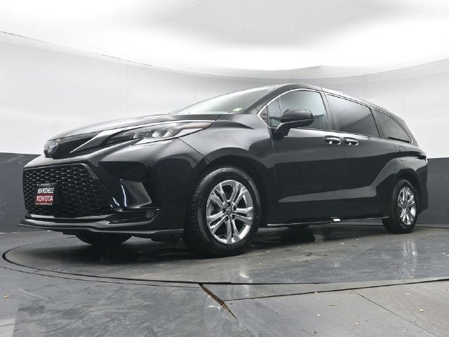 2023 Toyota Sienna XSE 7 Passenger