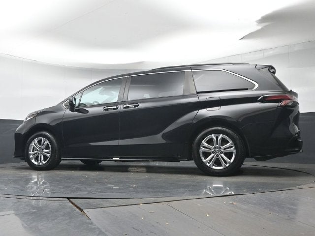 2023 Toyota Sienna XSE 7 Passenger