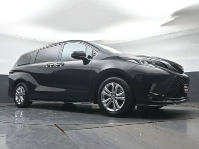2023 Toyota Sienna XSE 7 Passenger