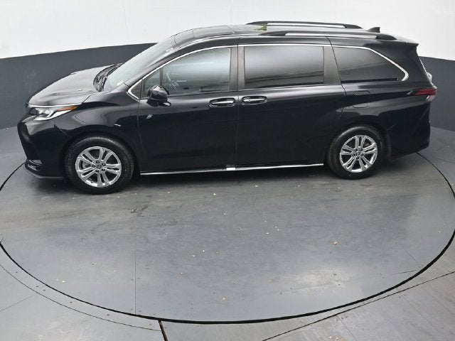 2023 Toyota Sienna XSE 7 Passenger