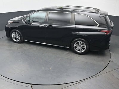 2023 Toyota Sienna XSE 7 Passenger
