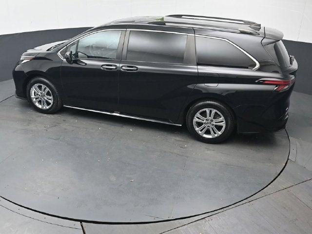 2023 Toyota Sienna XSE 7 Passenger