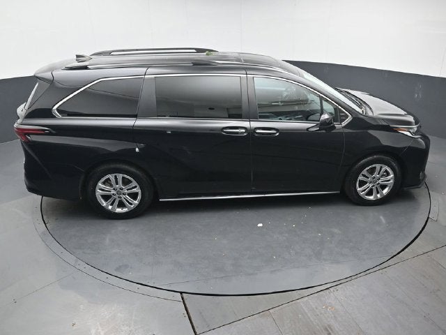 2023 Toyota Sienna XSE 7 Passenger