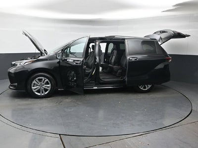 2023 Toyota Sienna XSE 7 Passenger
