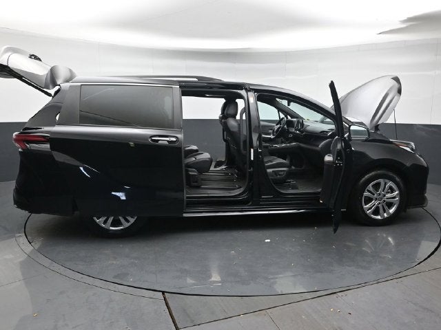 2023 Toyota Sienna XSE 7 Passenger