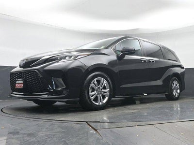 2023 Toyota Sienna XSE 7 Passenger